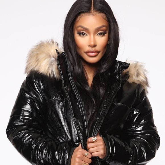 Woman's Black Puffer Jacket - Picture 1 of 2